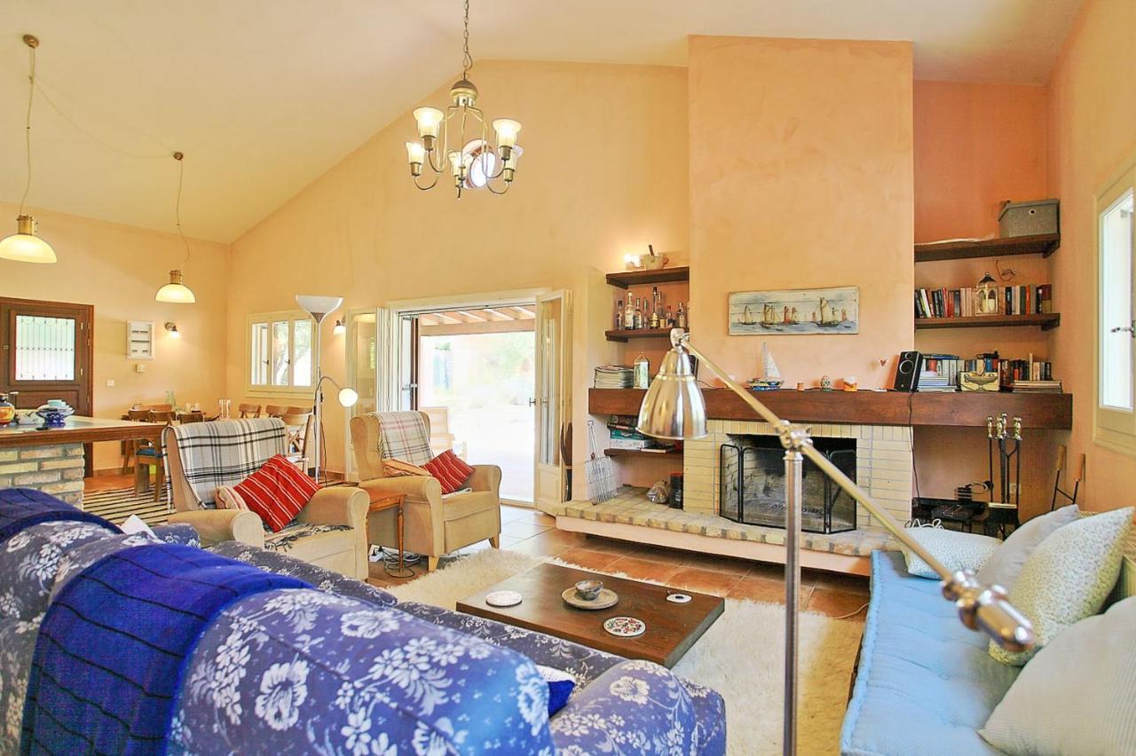 Villa Kleopatra Poulades Екстер'єр фото
