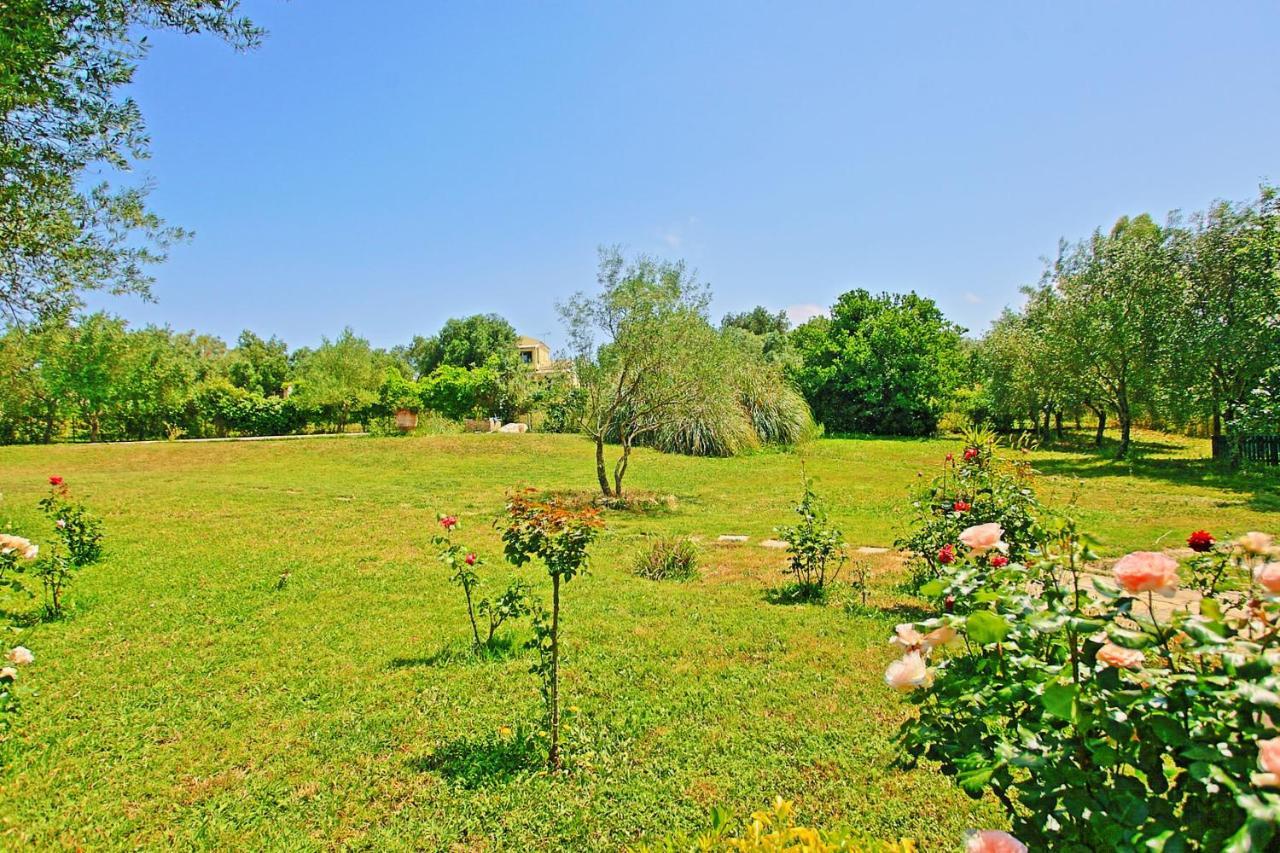 Villa Kleopatra Poulades Екстер'єр фото